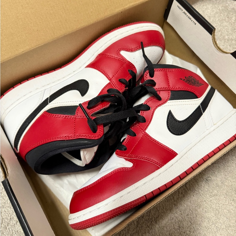 Air Jordan 1 Mid (GS)